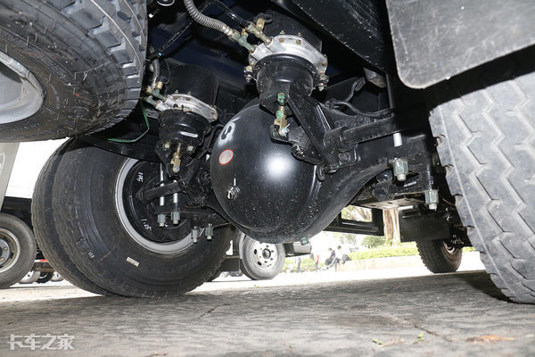 福田奥铃6.8米220马力,奥铃福康160马力8档变速箱