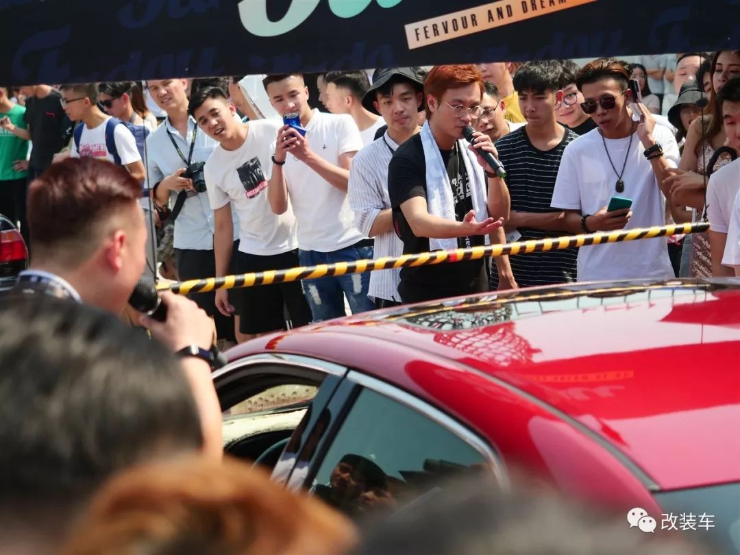 改装车聚会,改装车齐聚车展