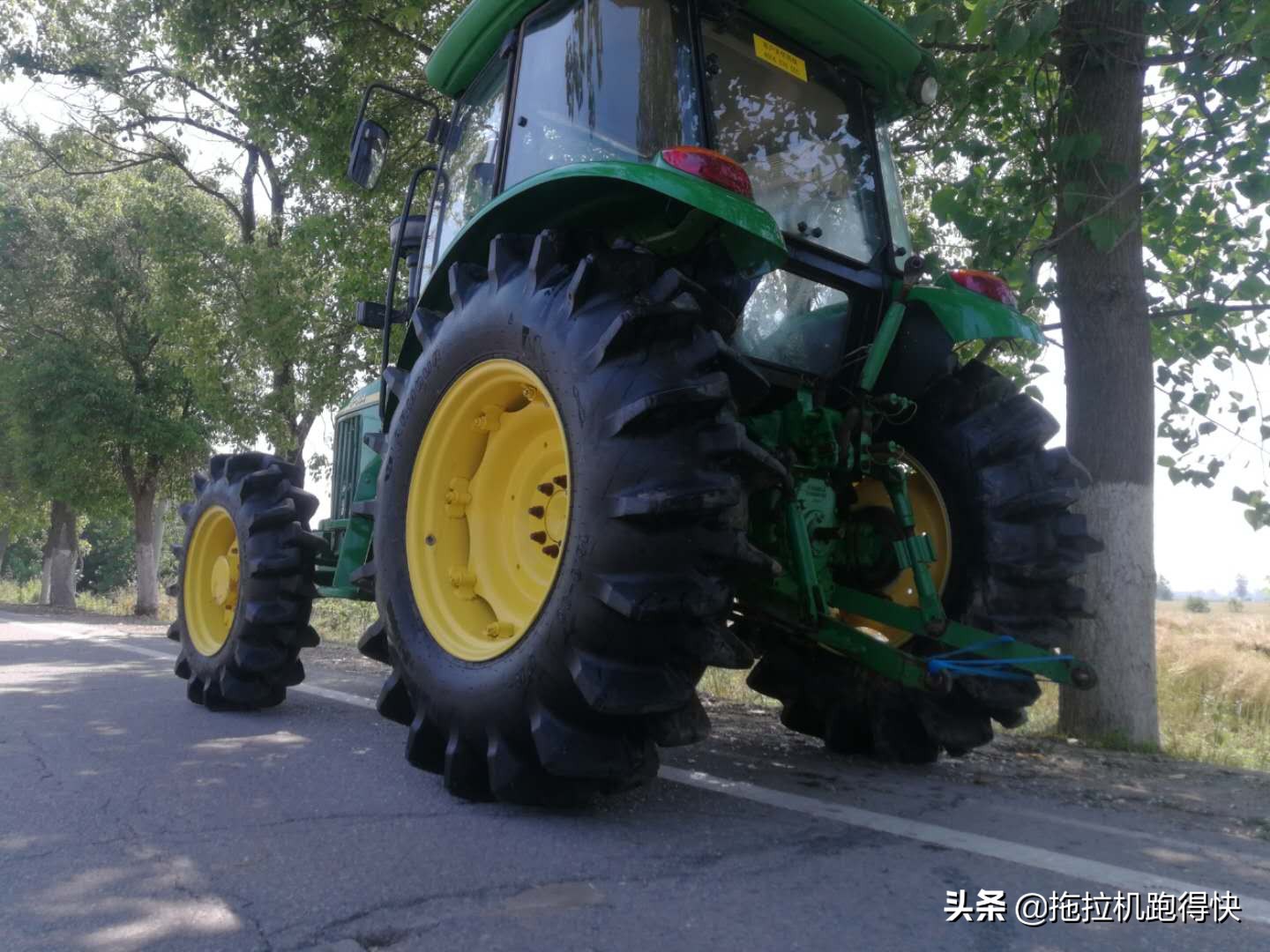 约翰迪尔6e拖拉机最新款,新款约翰迪尔1854拖拉机图片