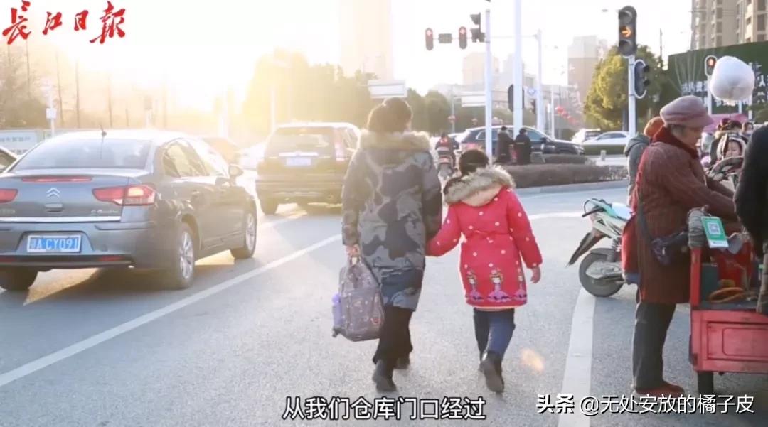 老板被夸上热搜，只招宝妈做JK制服卖日本