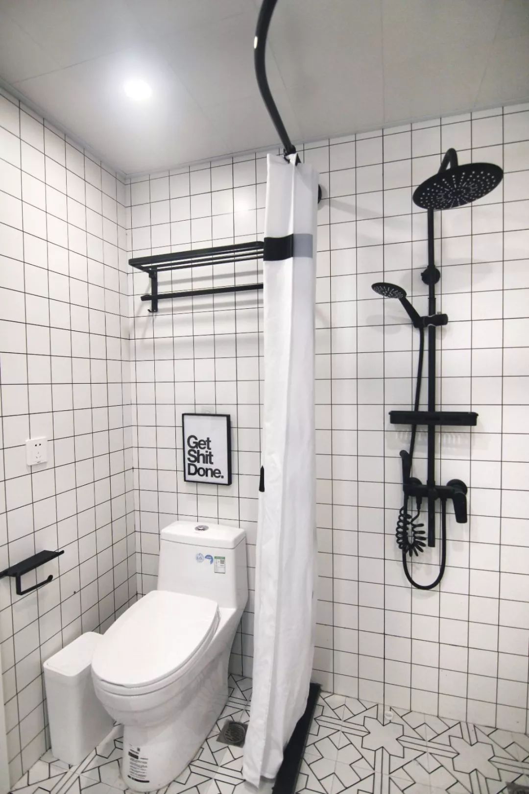 卫生间小毛巾架用哪种,卫生间打孔挂毛巾架会影响防水吗