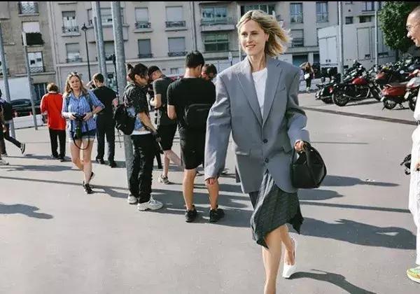 boyy包包是什么牌子名,boyy包包中国有专卖店吗