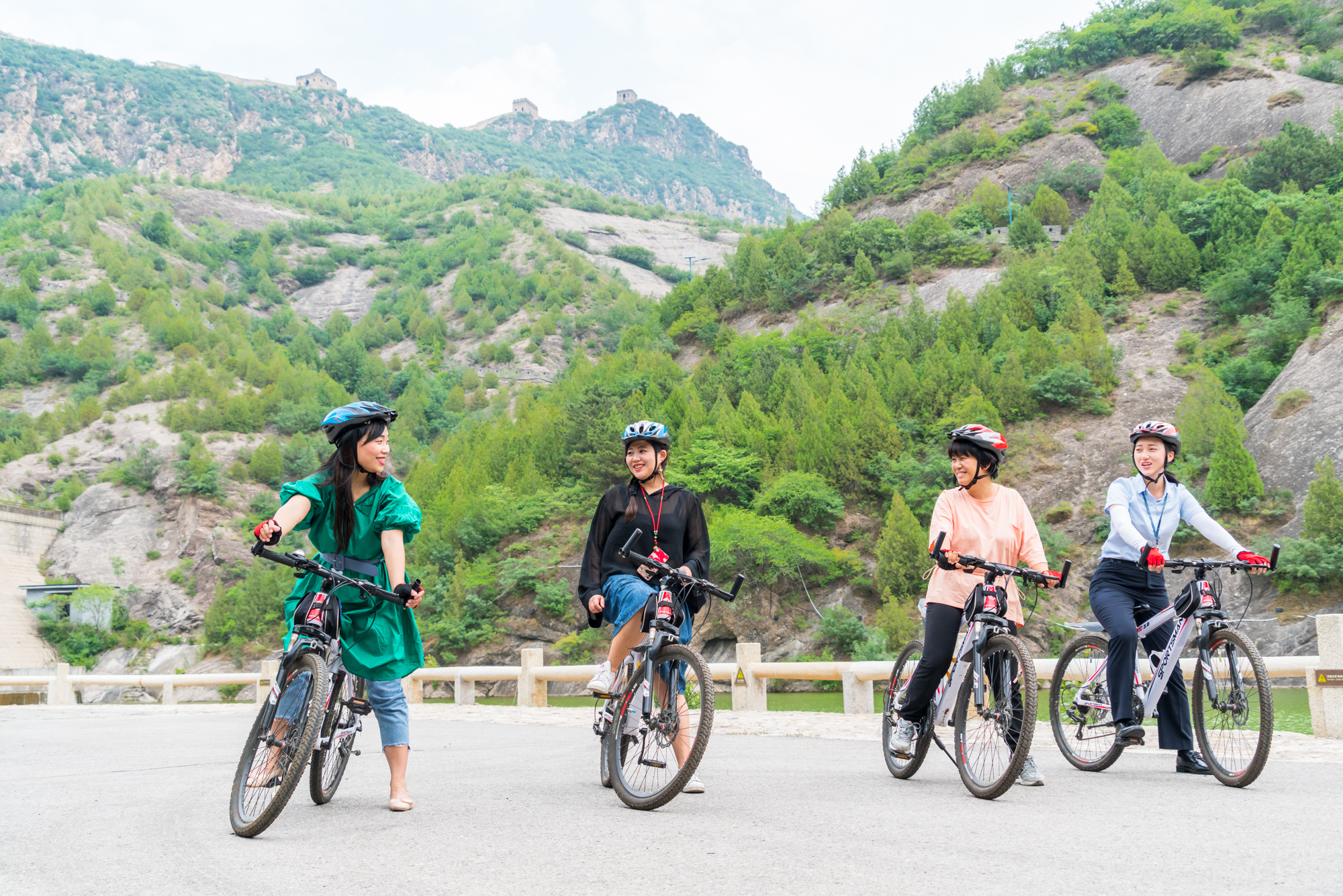 司马台长城的壮观雄奇+北方人的梦里水乡,都在这座京郊水镇了