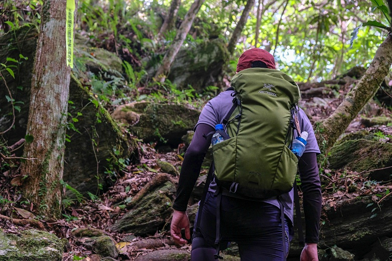 始祖鸟登山背包男款,arcteryx始祖鸟ceriumjacket850和750