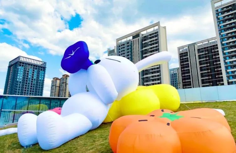 成都龙泉世茂广场营业时间,成都世茂广场什么完工