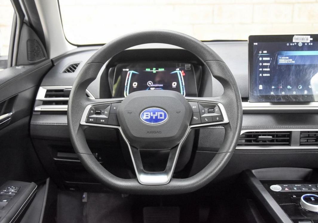 新能源车比亚迪e2值得买吗,比亚迪e2电动车好吗