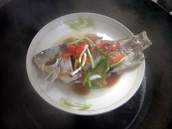 蒸鱼怎么蒸去腥又好吃,蒸鱼的正确方法不用油