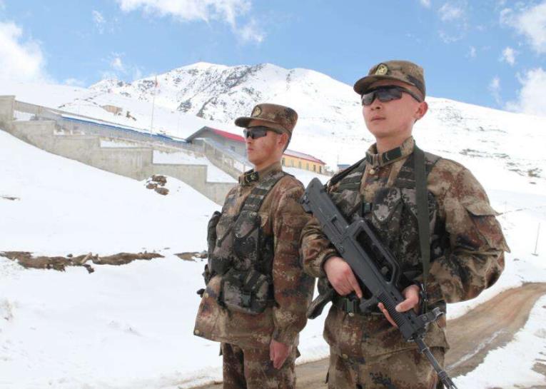 中国粉丝跨国送韩军人礼物，网友批评：不要让坚守边疆的军人寒心