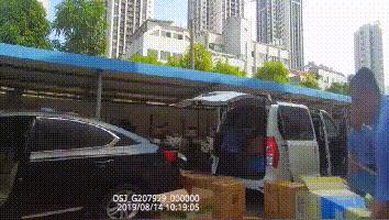 珠海边检男子冲关,冲卡逃跑民警数次鸣枪警告