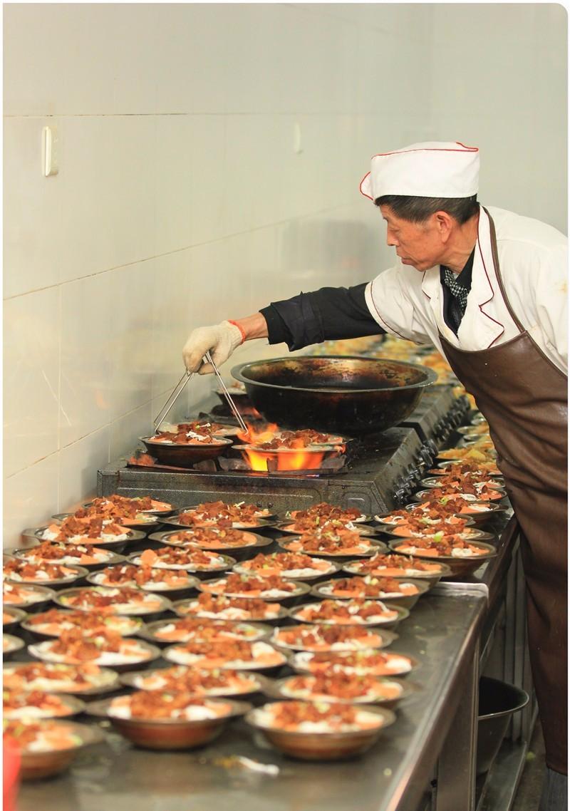 吃在“远航大酒楼”,绵阳学生的最高伙食标准