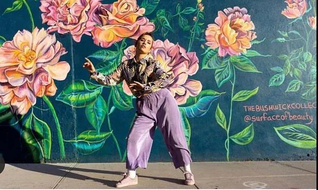 爱死这种手绘墙了，效果太美美到邻居羡慕嫉妒，网友：抢墙纸生意