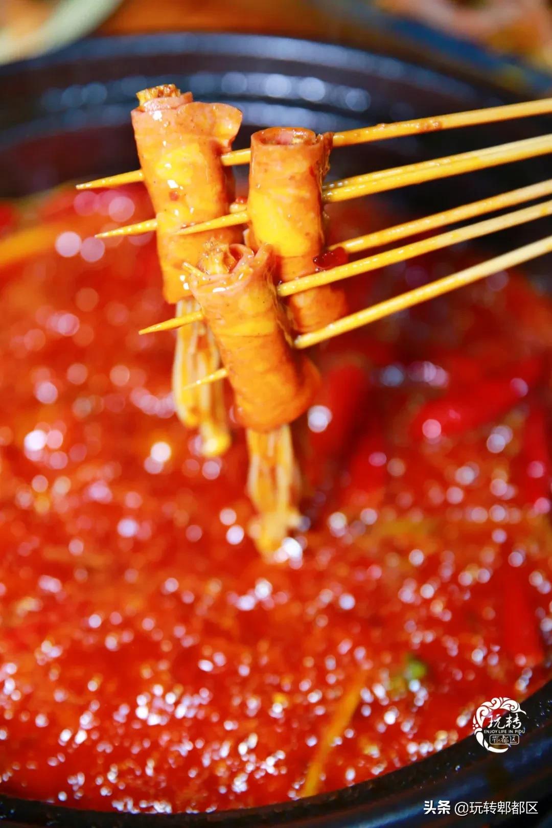 郫都西门新开砂锅串串，来“老屋头”，涮人情味儿