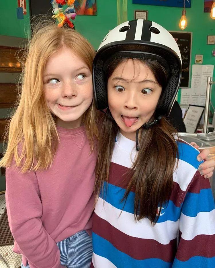 blackpink领奖看ellagross跳舞,blackpink小师妹唱歌