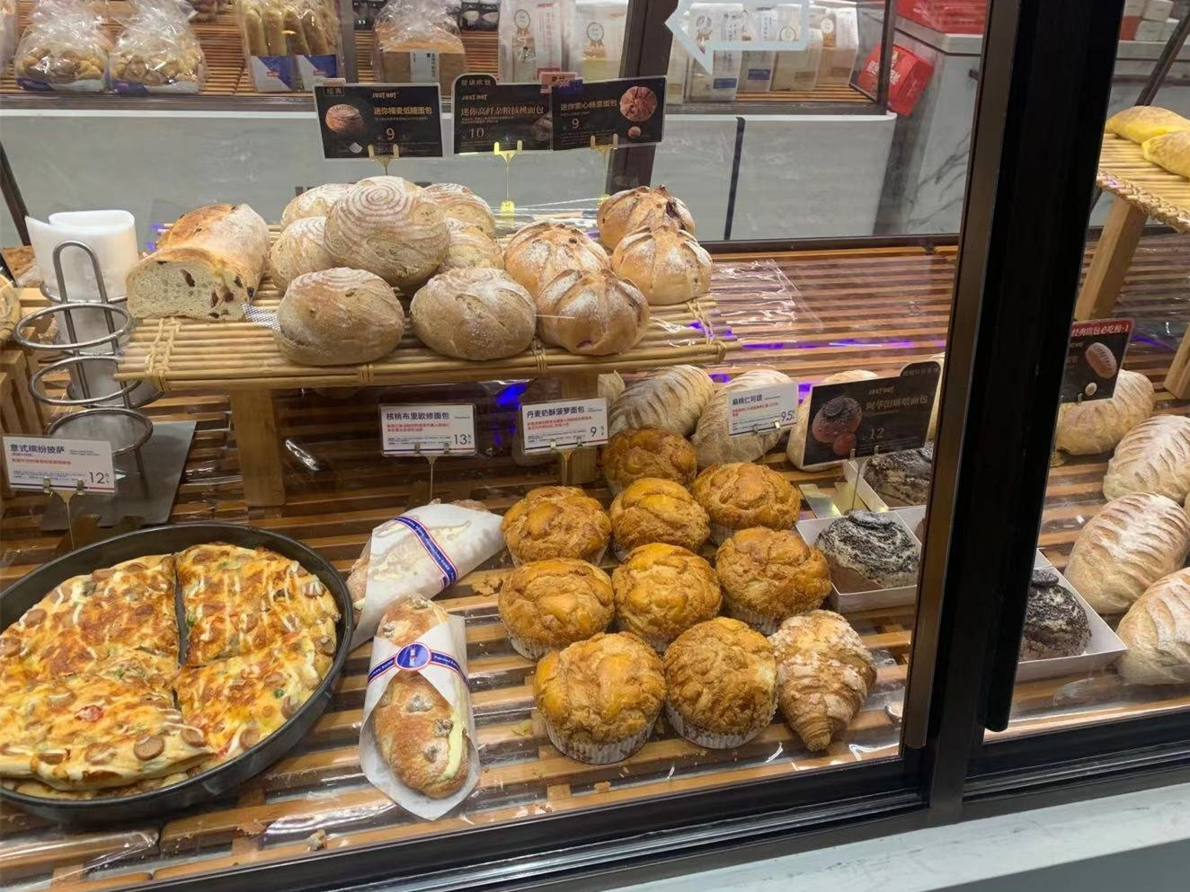 买面包要注意哪些,买面包时聪明人都避开这三种行为