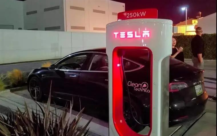 广汽埃安充10分钟能充多少电,了解一下广汽埃安超充技术