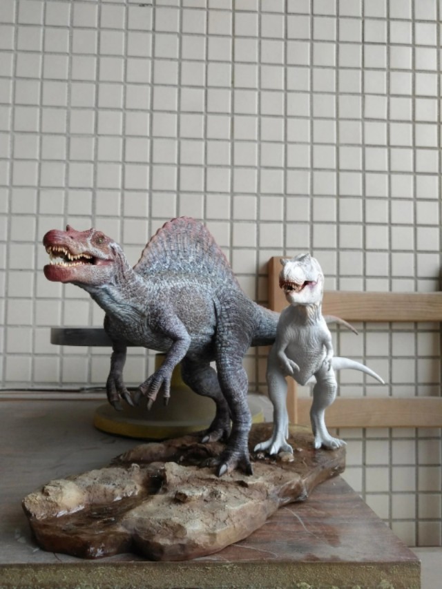 《侏罗纪公园3》棘龙打败霸王龙:主角光环实力碾压?