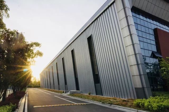 中国就业薪酬最高的100所大学,五大学院真实就业率