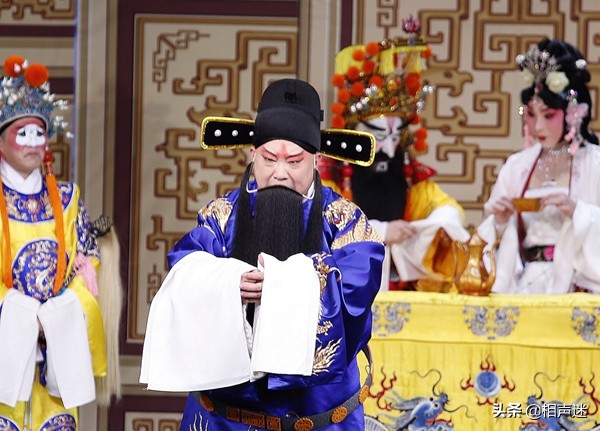 德云社退票名场面郭德纲,郭德纲于谦相声台下观众吵着退票