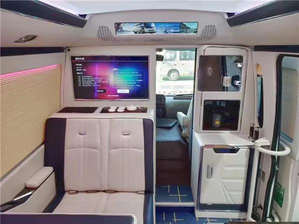 丰田考斯特一台神奇的中巴车,中巴车丰田考斯特搭载几个人