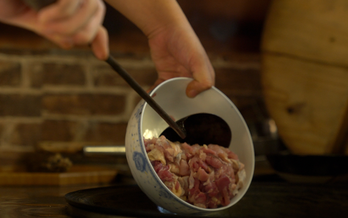 鸡肉蘑菇酱做法,鸡腿菇炖酱的做法
