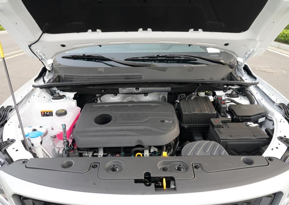 吉利远景x6新款顶配动态测评,吉利远景x6手动挡最高配