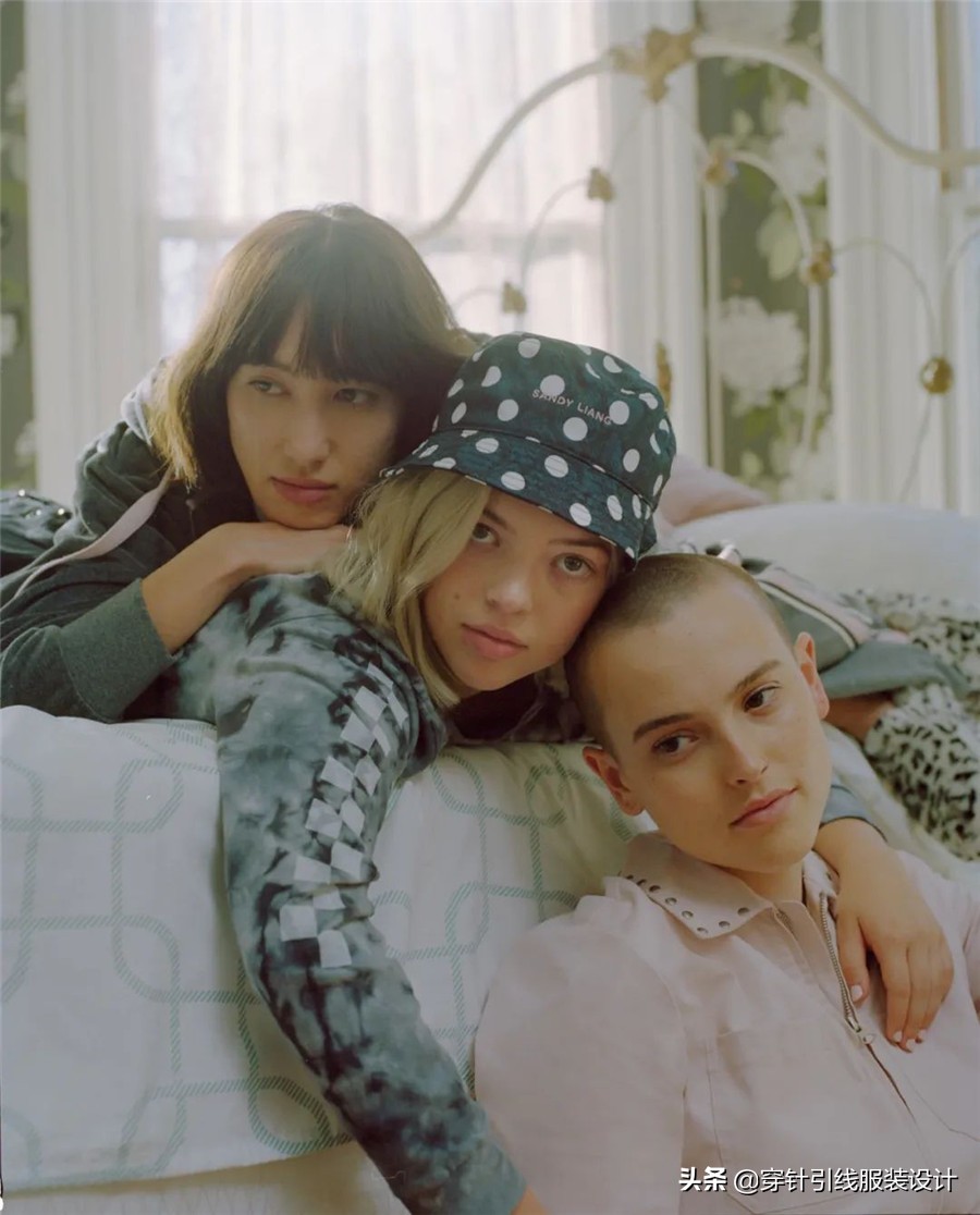 尽显潮流浪漫气息,vans这次的联名惊艳到我了