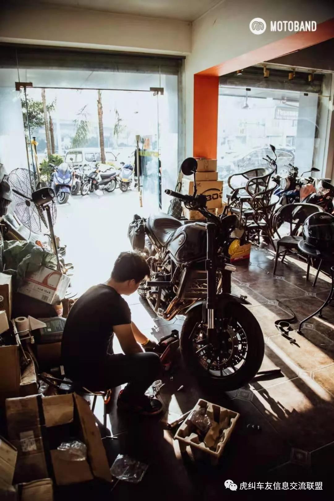 贝纳利幼狮500辐条轮爆胎,贝纳利幼狮500公路版改牌照架