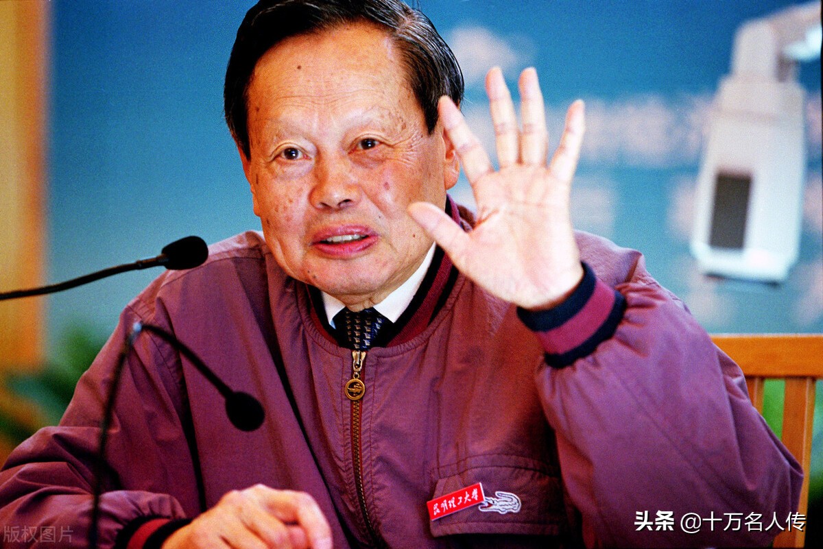 杨振宁的艰难求学,杨振宁怎样看待外界的非议