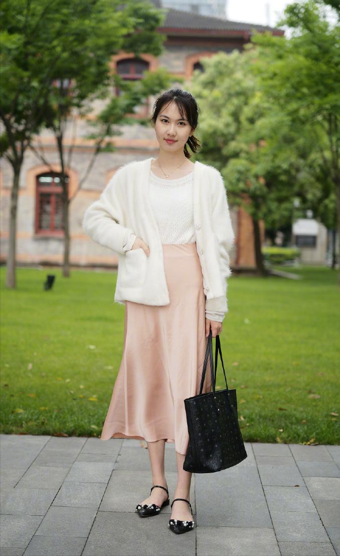 小个子高端气质裙子配平底鞋,裙子不一定要配高跟鞋
