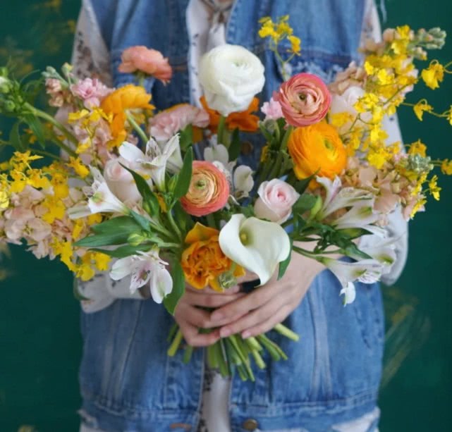 开花店如何在抖音上赚钱,开一个花店可以赚钱吗