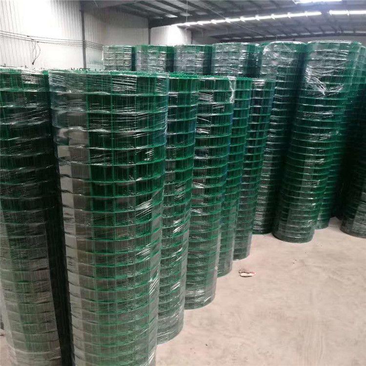 养鸡铁丝网围栏批发多少钱一米,1.5米铁丝网围栏价格