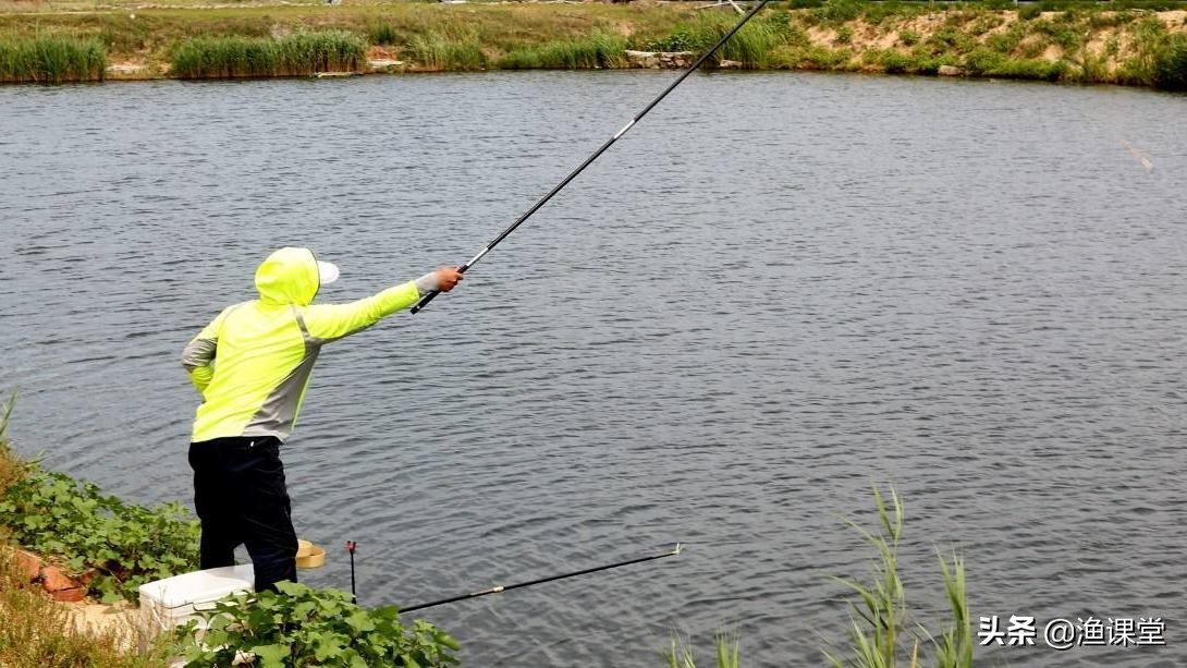 野钓最省钱的打窝方法,野钓快速有效诱鱼