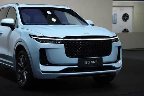 理想one4座试驾,理想one购车现场
