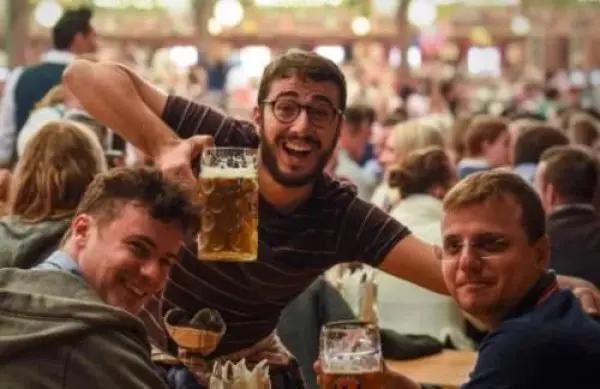 一眼看穿德国人的“穷精致”！0消费8年才能在柏林长居，