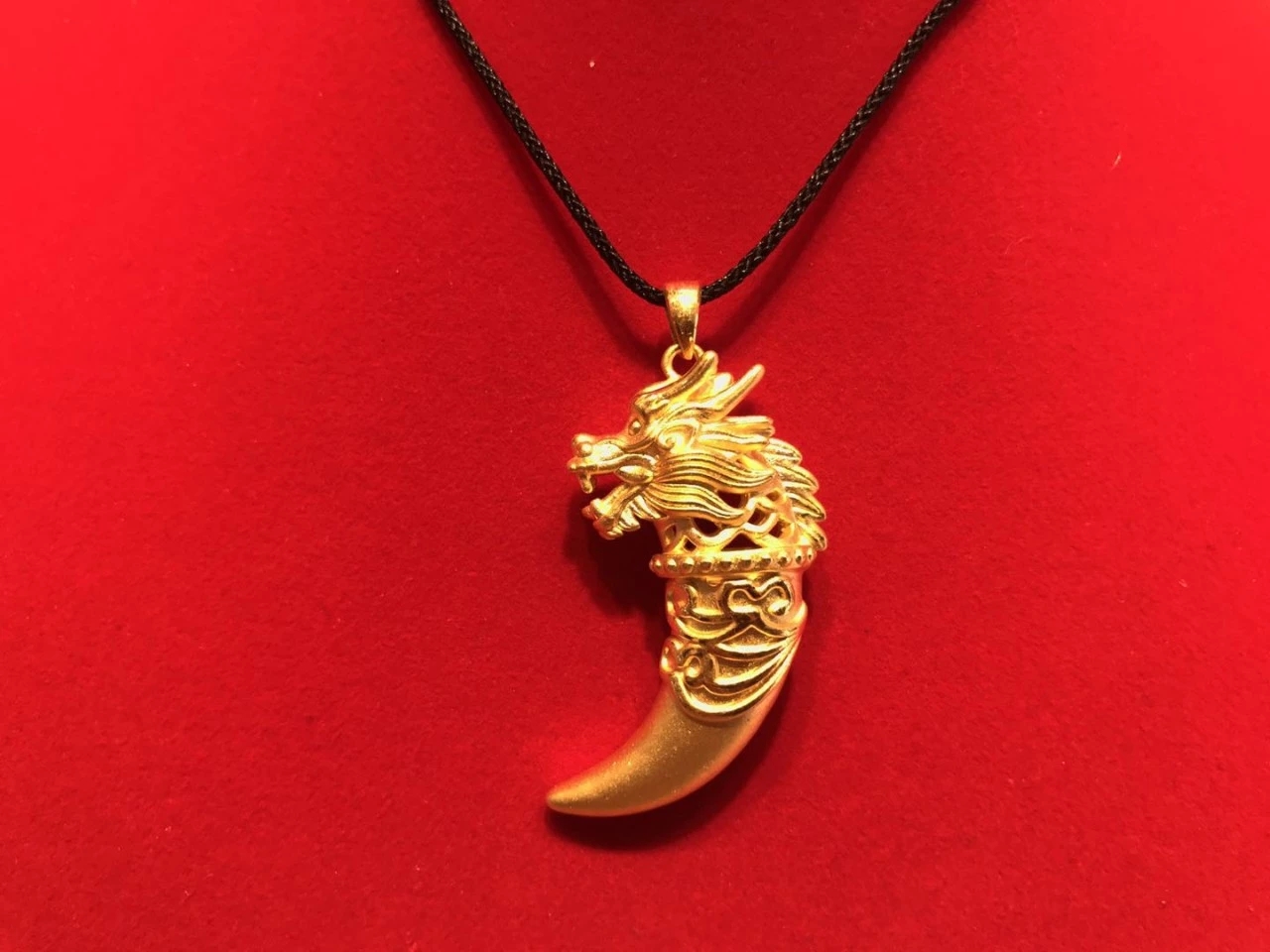 象牌吊坠什么含义,戴关羽吊坠的含义