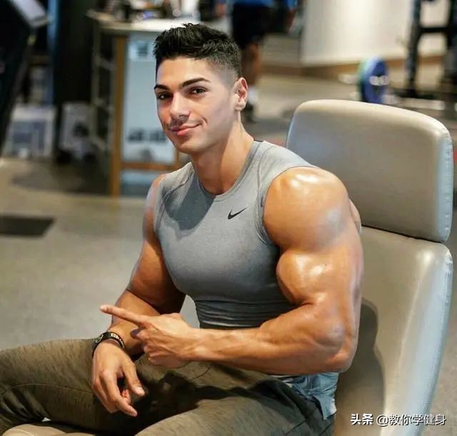 怎么样才能锻炼手臂成麒麟臂,哑铃训练手臂麒麟臂整套动作