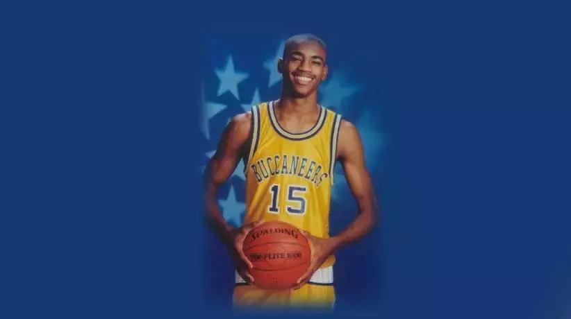 卡特身高臂展,卡特扣篮手臂伸进篮筐