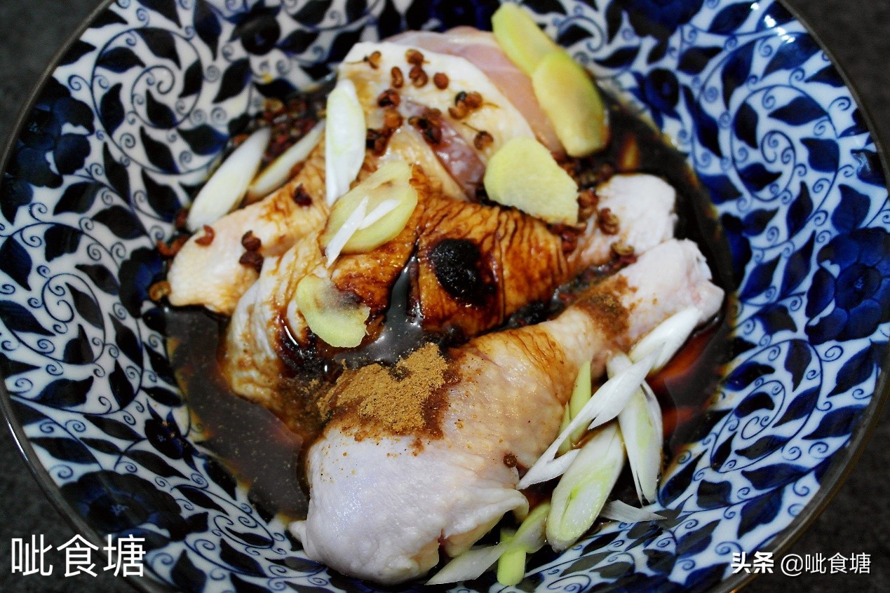 炸鸡腿怎么炸外皮酥脆,炸鸡腿怎么做到表皮不发软