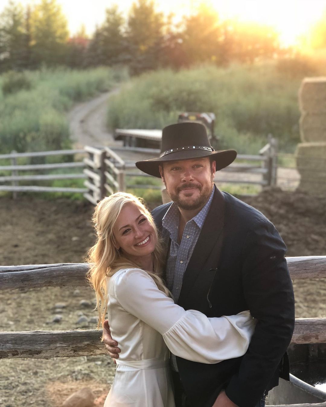 破产姐妹大美女“卡洛琳”为老公甜蜜庆生～网友纷纷送上祝福