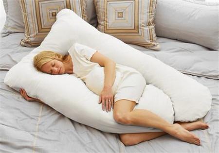 怀孕期间做梦哭着醒来,怀孕期间晚上睡觉老是做梦