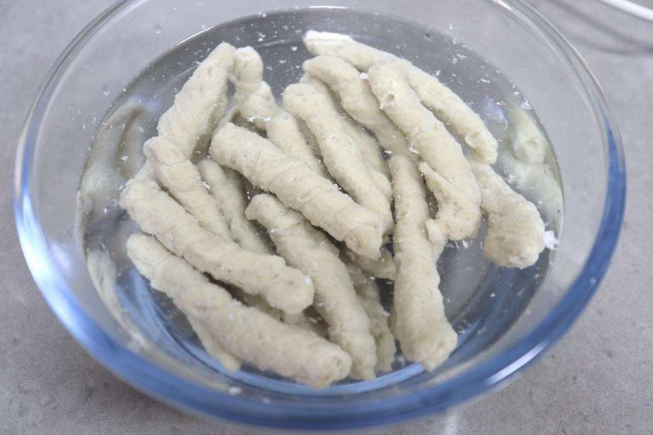 面筋不用烤用锅怎么做,自制面筋正宗做法