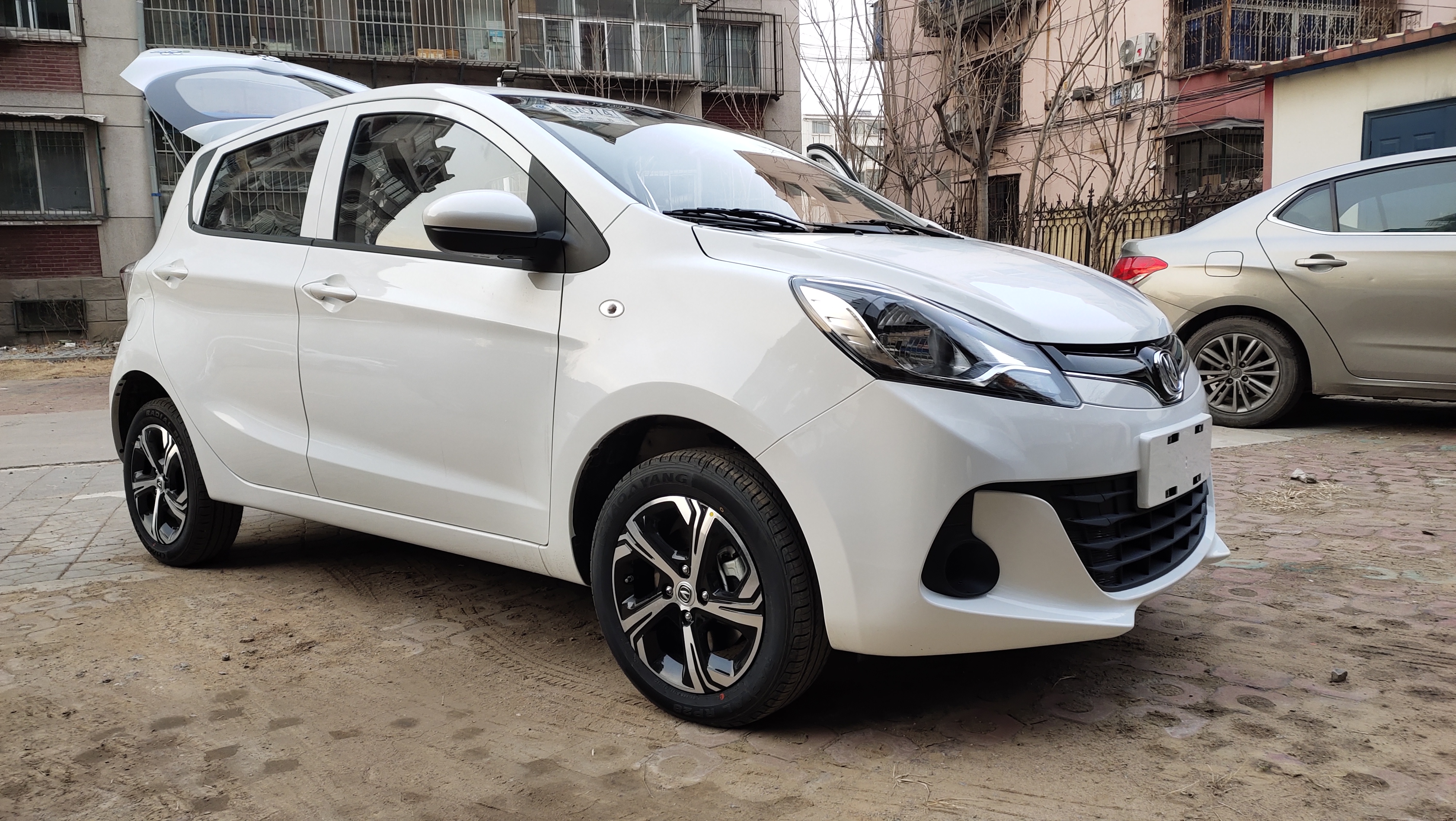 被五菱宏光吸引，最终却入手长安E-Star，提车后来说说感受