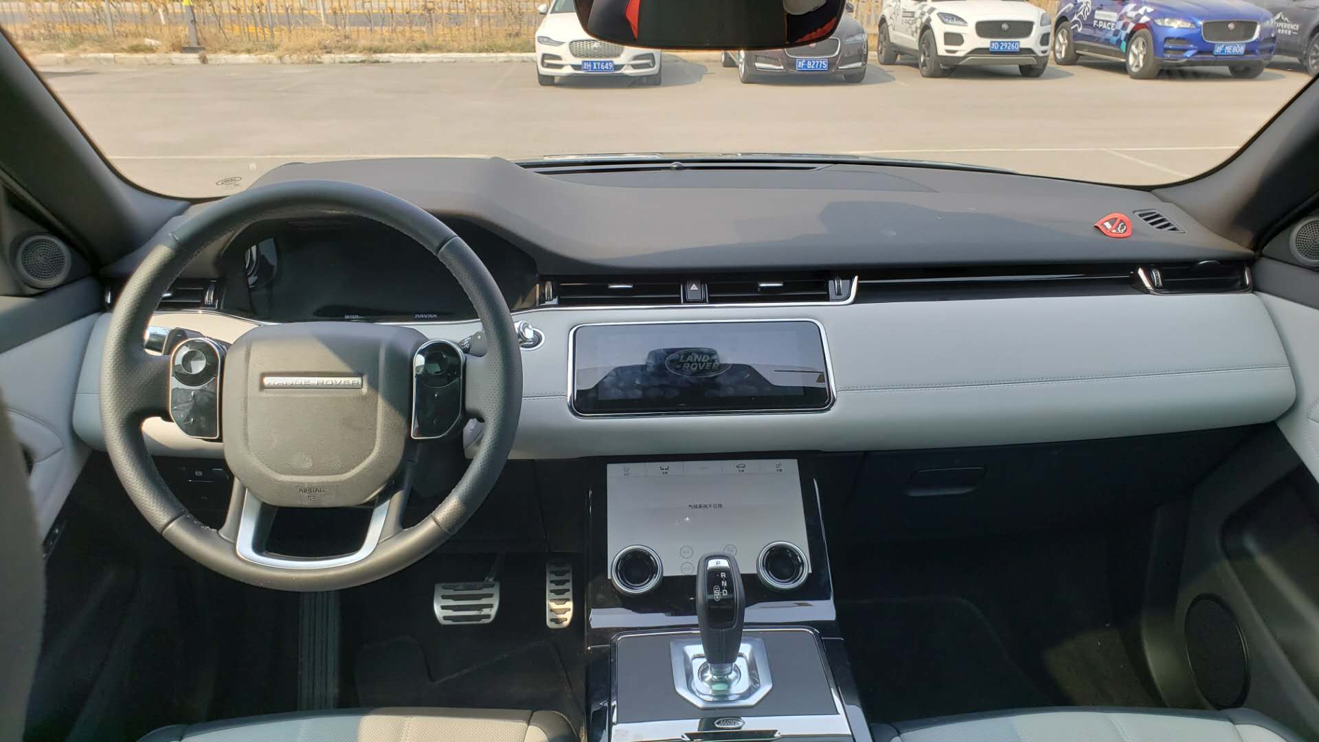 新款极光油耗和优缺点,35万左右路虎揽胜极光值得买么