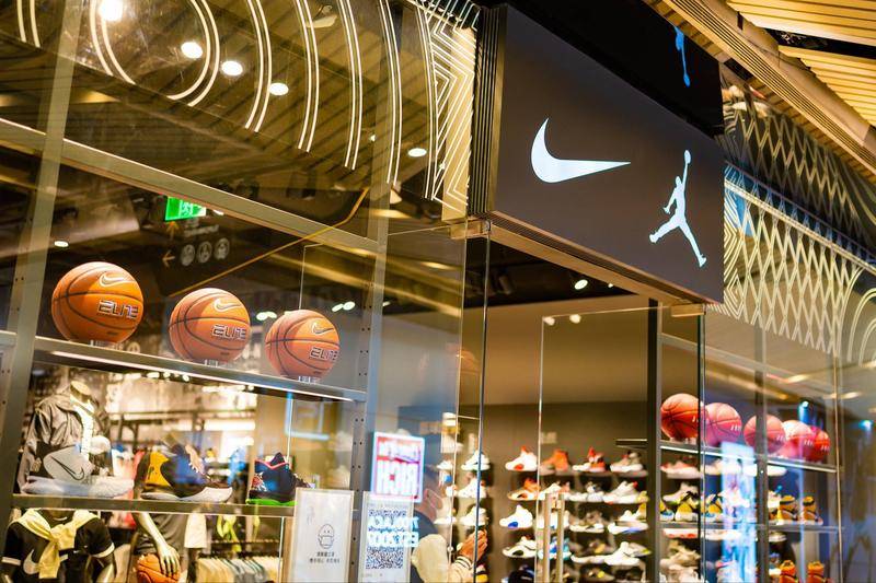 得物鉴定鞋靠谱吗,得物假鞋鉴别