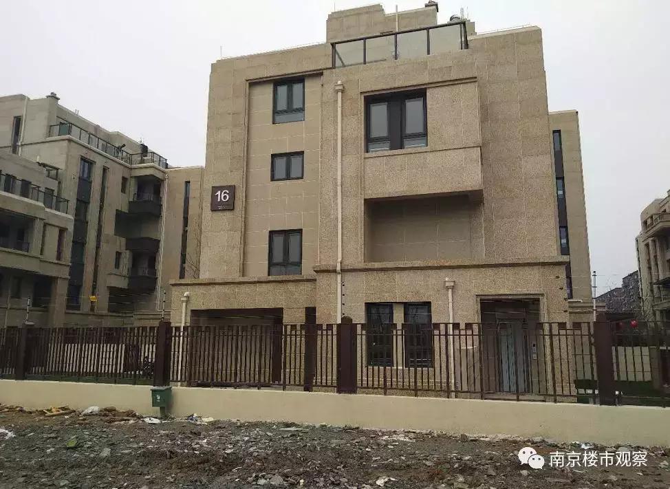 10盘迎来交付大考，实景谍照流出！这品质…