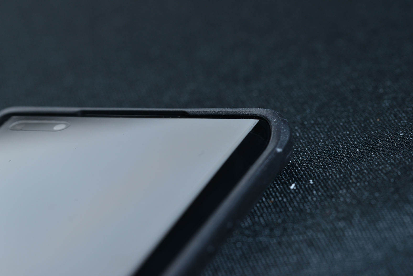 7000块的华为mate40pro,mate40pro蓝猩护甲防摔壳