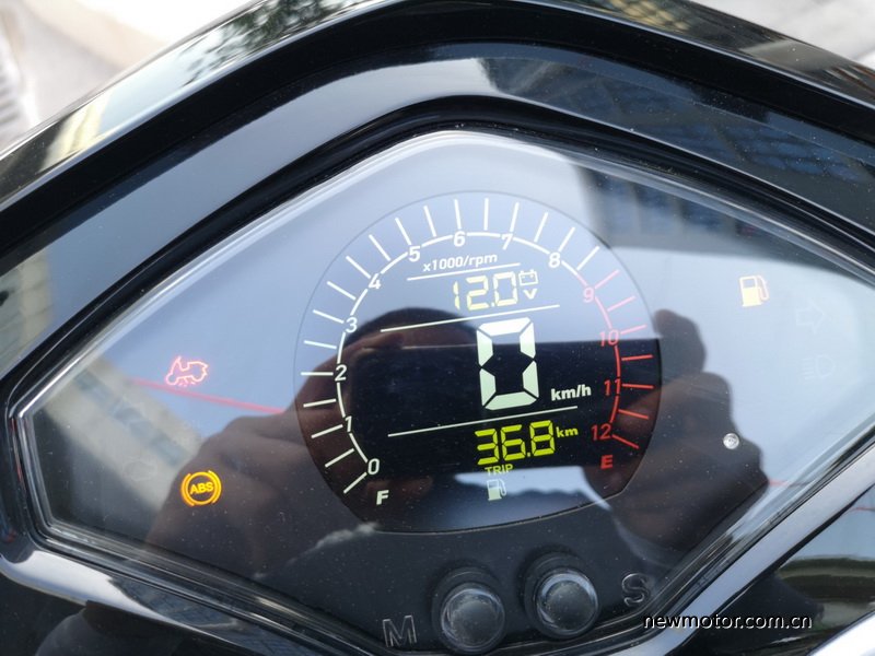 三阳fnx150踏板2021款评测,三阳fnx踏板150带人可以跑山吗