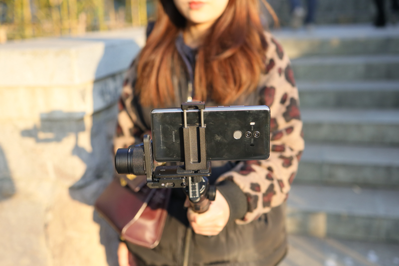 手持稳定器手机和运动相机一体,兼容手机和运动相机的稳定器