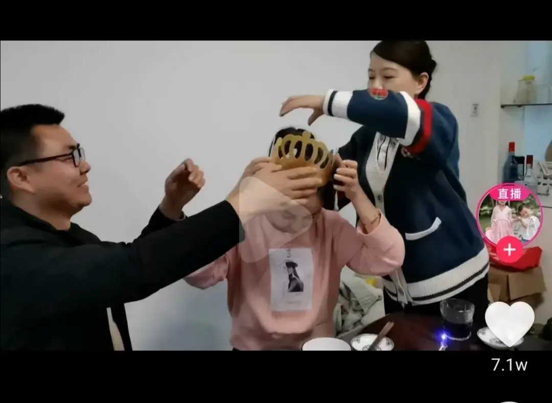 许妈离开驻马店倒计时，田静收到公婆特别礼物，奇奇悦悦依依不舍