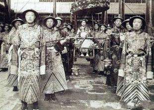 奔驰中国第一任车主,第一代奔驰车主是谁